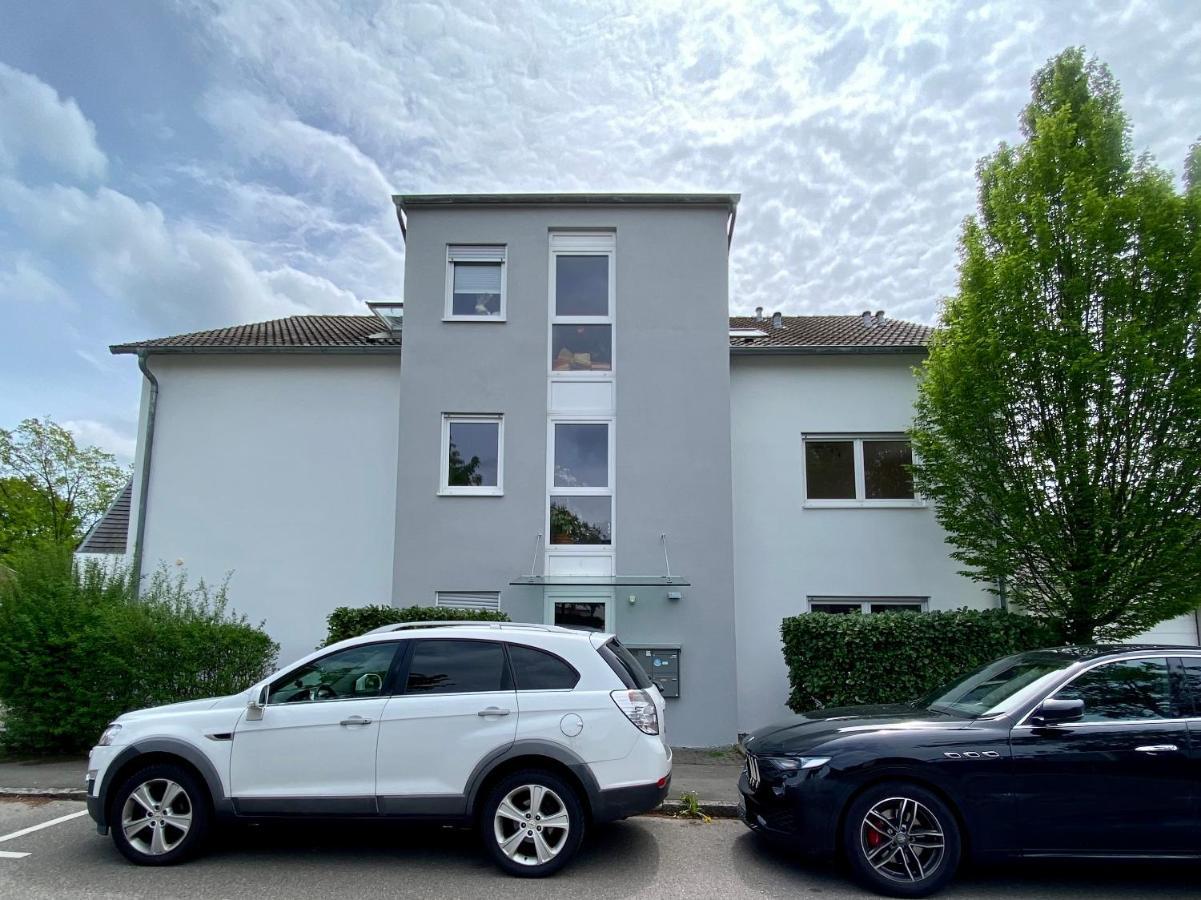 4 Zimmer Apartment, 125 Qm, Ruhig Und Zentrumsnah, Max 5 Pers, Dachterasse, Garage, 1000 Mbit Böblingen Exterior foto